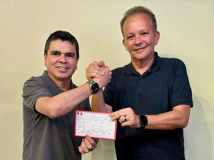 Chagas Vieira se filia ao PDT ao lado de André Figueiredo: Uma nova jornada política Chagas Vieira se filia ao PDT ao lado de André Figueiredo: Uma nova jornada política