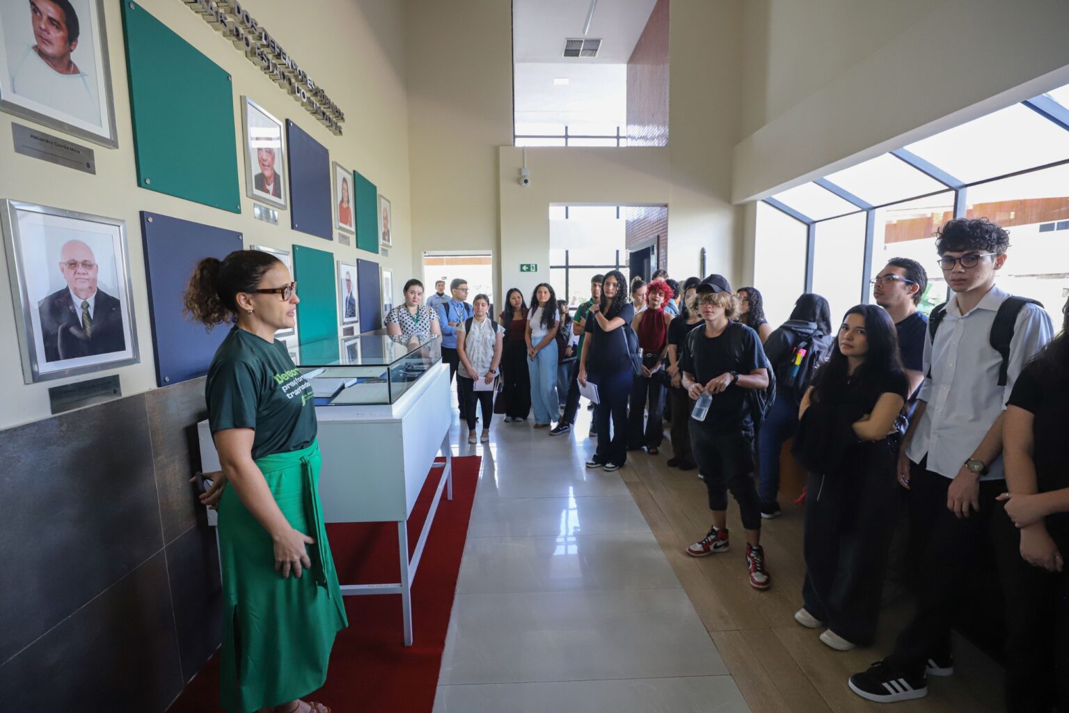 Defensoria do Amazonas Apresenta Desafios e Contribuições Sociais a Universitários da UEA Defensoria do Amazonas Apresenta Desafios e Contribuições Sociais a Universitários da UEA