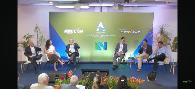 DNIT Marca Presença no ‘Diálogos Hidroviáveis’ em Manaus: Avanços e Planos para a Navegação DNIT Marca Presença no ‘Diálogos Hidroviáveis’ em Manaus: Avanços e Planos para a Navegação