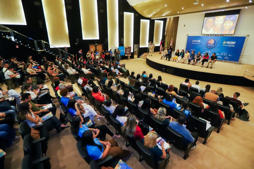 Governo do Amazonas e Unicef Trabalham Juntos para Proteger Crianças e Adolescentes Governo do Amazonas e Unicef Trabalham Juntos para Proteger Crianças e Adolescentes