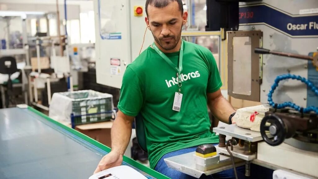 Intelbras Investirá até R$ 200 Milhões em Nova Fábrica em Manaus Intelbras Investirá até R$ 200 Milhões em Nova Fábrica em Manaus