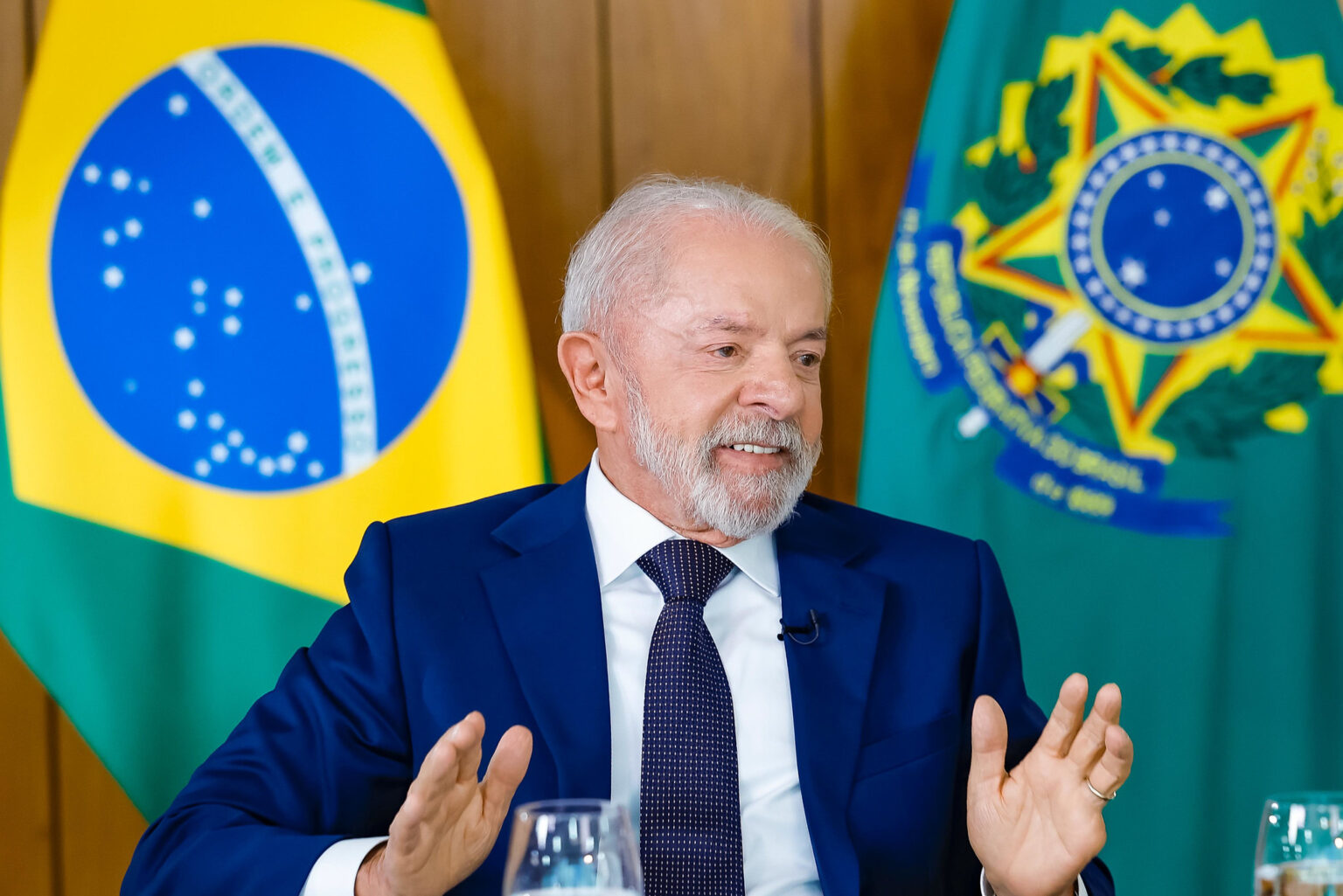 Lula Condena Ameaças de Trump e Apoia Papa Leão XIV em Críticas ao Conflito no Irã