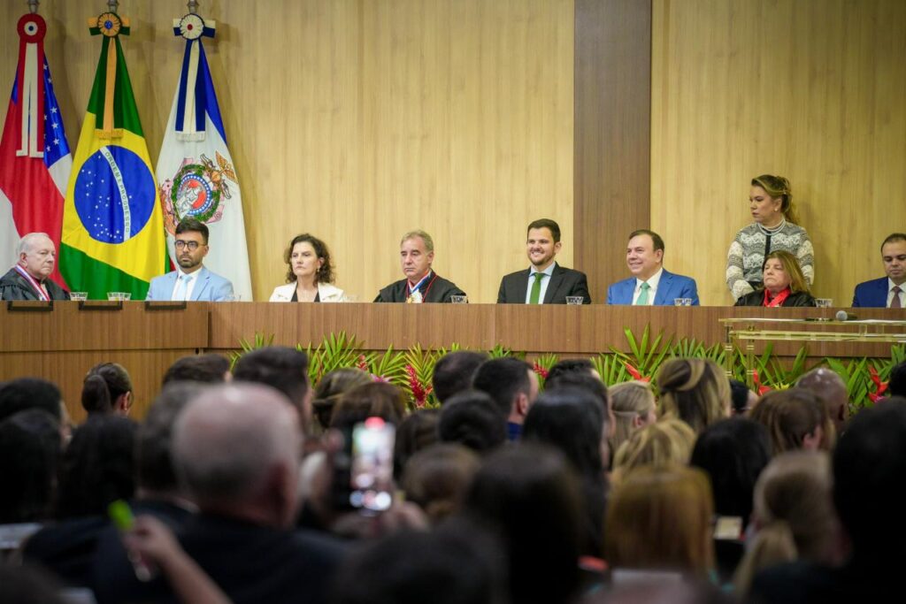 Prefeito Renato Junior Celebra a Posse de Novos Juízes do TJ-AM
