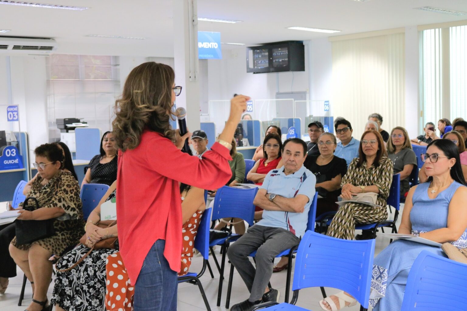 Prefeitura de Manaus Celebra Aposentadoria de 45 Servidores com Homenagem Especial Prefeitura de Manaus Celebra Aposentadoria de 45 Servidores com Homenagem Especial