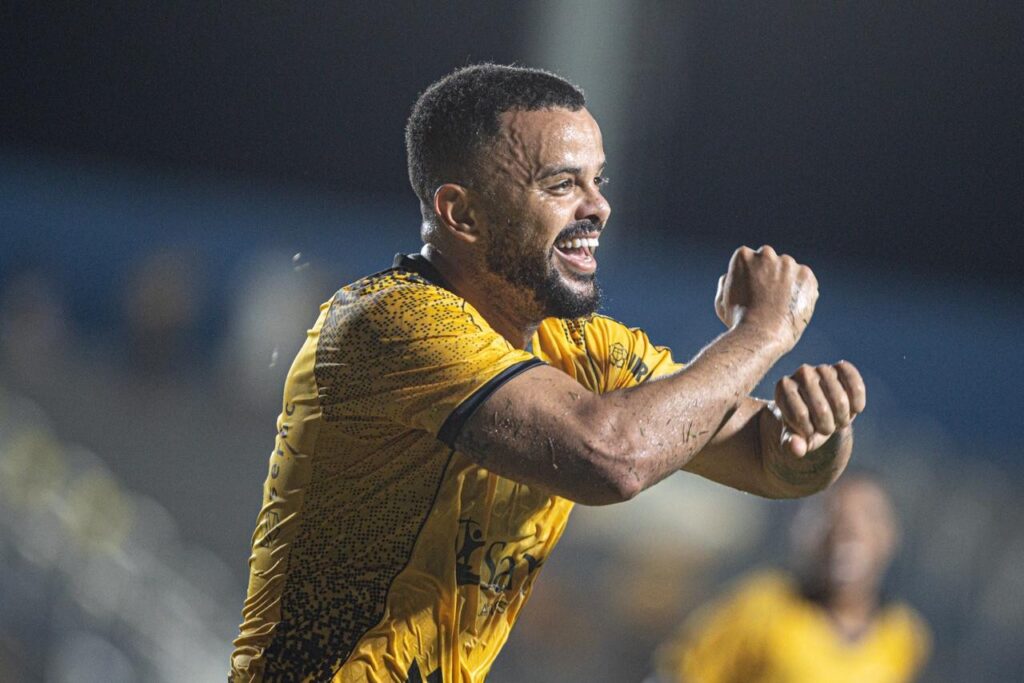 Tavares brilha em vitória do Amazons com gol e assistências: “Um se doando pelo outro” Tavares brilha em vitória do Amazons com gol e assistências: "Um se doando pelo outro"