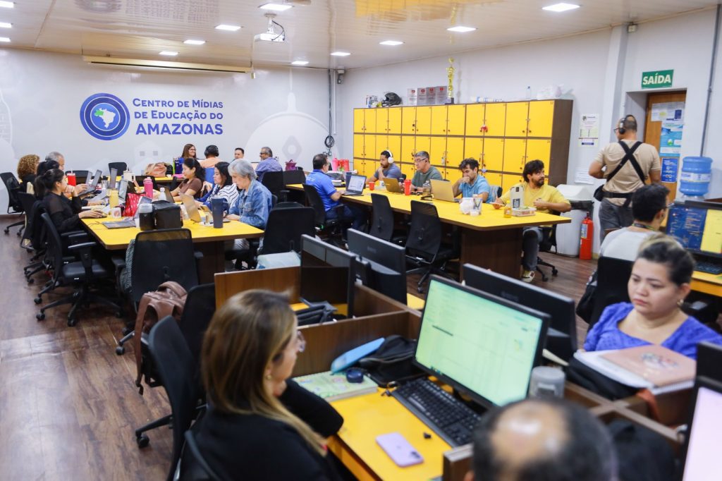 Tecnologia Transforma o Ensino no Dia da Educação: Avanços do Governo do Amazonas Tecnologia Transforma o Ensino no Dia da Educação: Avanços do Governo do Amazonas