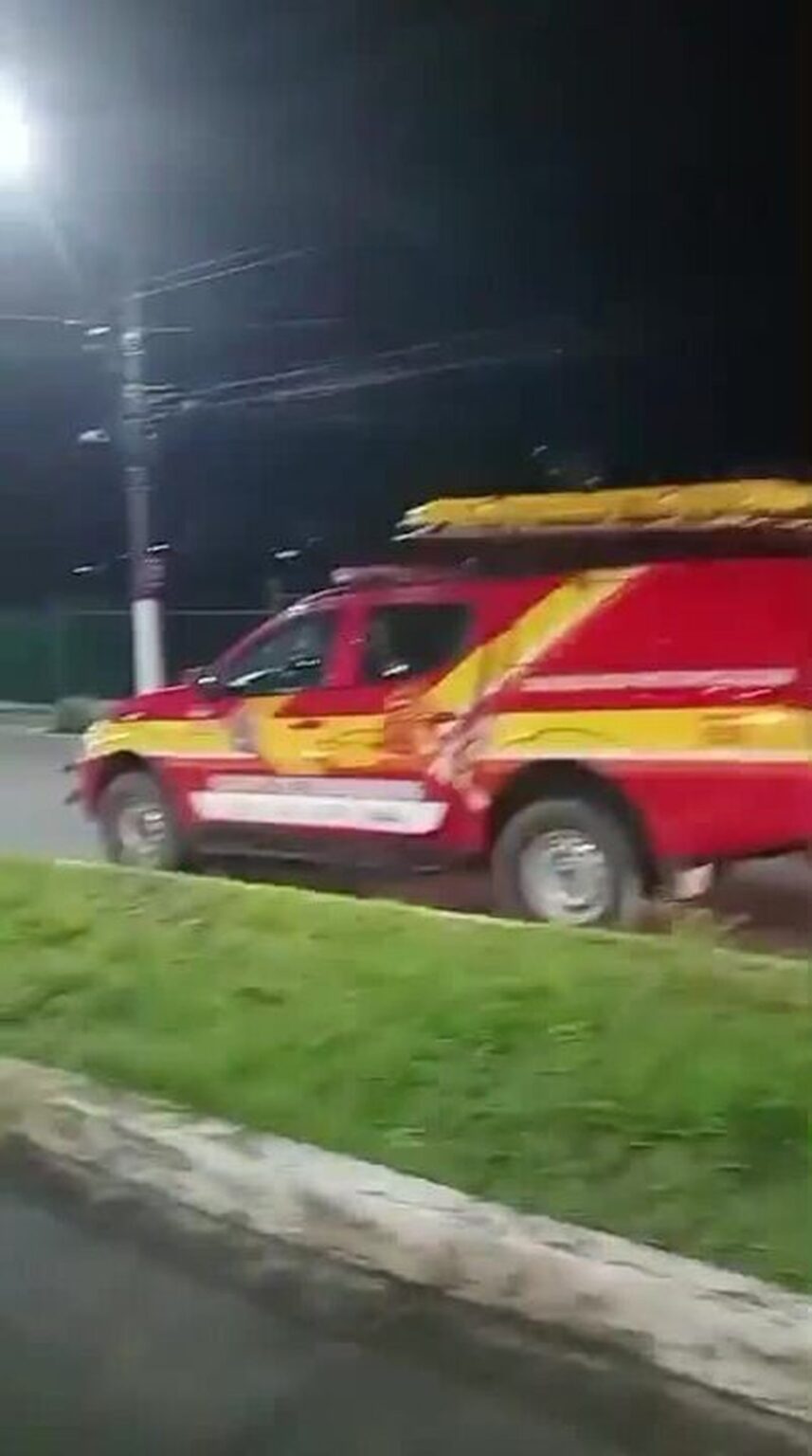 Três Feridos em Colisão Devastadora na Avenida Darcy Vargas, Manaus Três Feridos em Colisão Devastadora na Avenida Darcy Vargas, Manaus