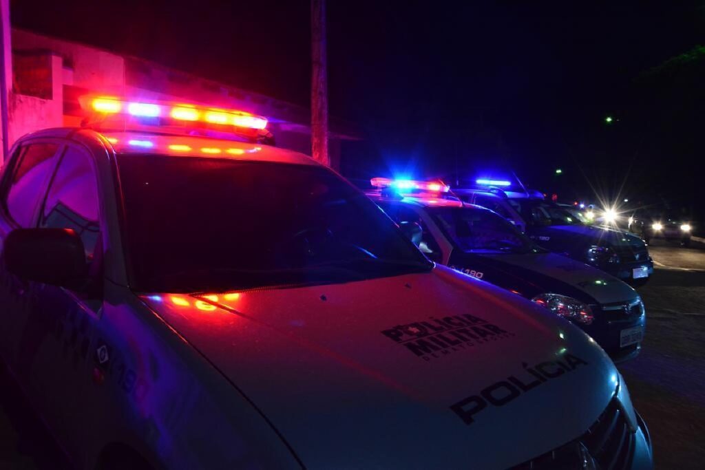 Ação Policial em Confresa: Menores Detidos por Drogas e Bebida em Bares Ação Policial em Confresa: Menores Detidos por Drogas e Bebida em Bares