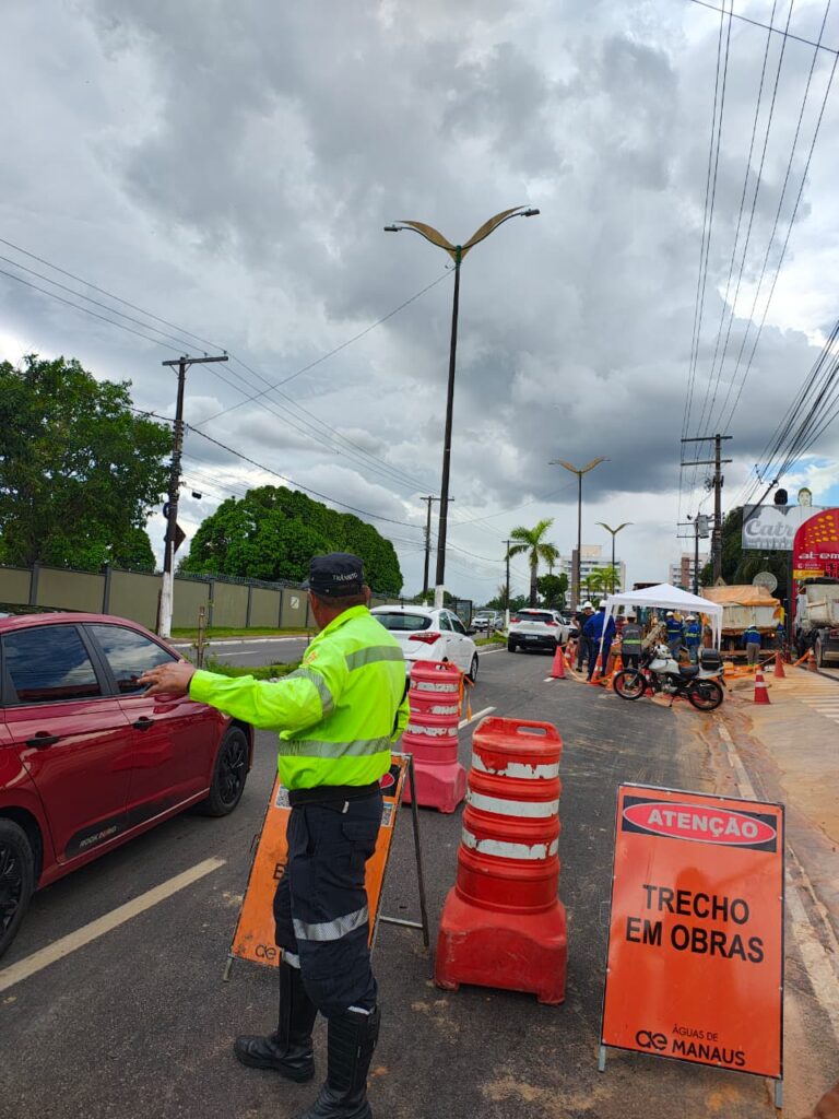 Águas de Manaus é Notificada pela PMM Após Vazamento na Zona Oeste Águas de Manaus é Notificada pela PMM Após Vazamento na Zona Oeste