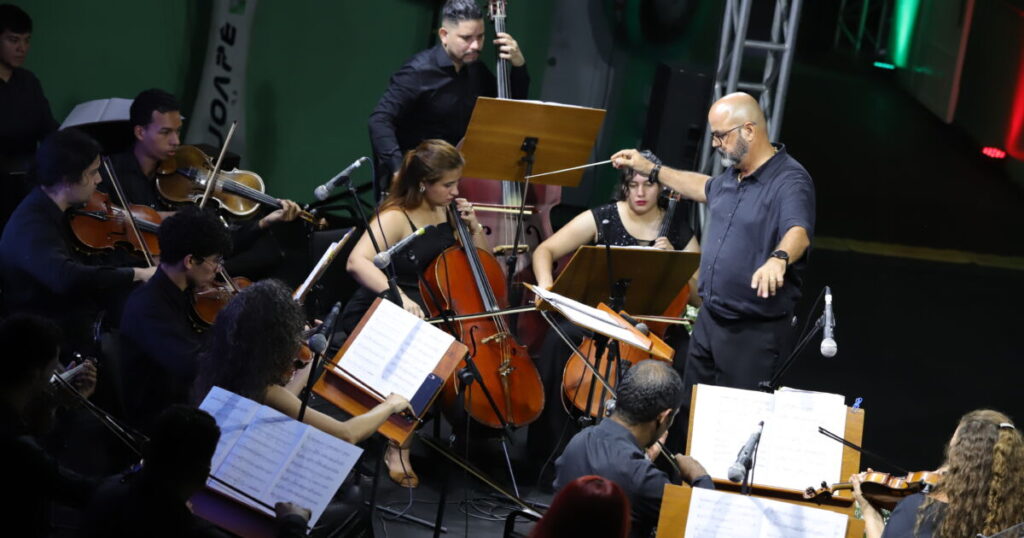 Concerto Gratuito em Manaus: Orquestra de Câmara Apresenta Ritmos Brasileiros Concerto Gratuito em Manaus: Orquestra de Câmara Apresenta Ritmos Brasileiros