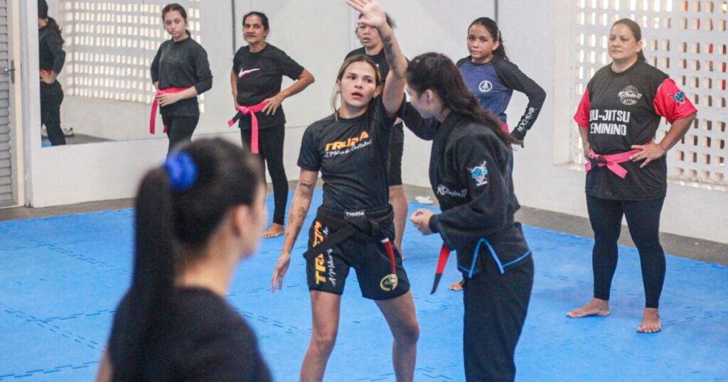 Curso Gratuito de Defesa Pessoal Feminina em Manaus: Inscrições Abertas Curso Gratuito de Defesa Pessoal Feminina em Manaus: Inscrições Abertas