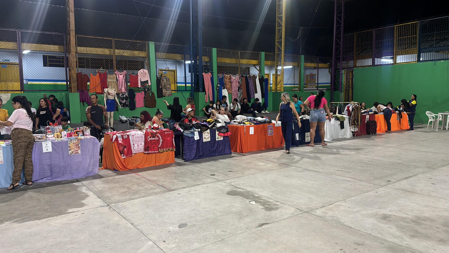 Empreendedorismo em Foco: Estudantes da EJA de Manaus Brilham no 8º Seminário Empreendedorismo em Foco: Estudantes da EJA de Manaus Brilham no 8º Seminário