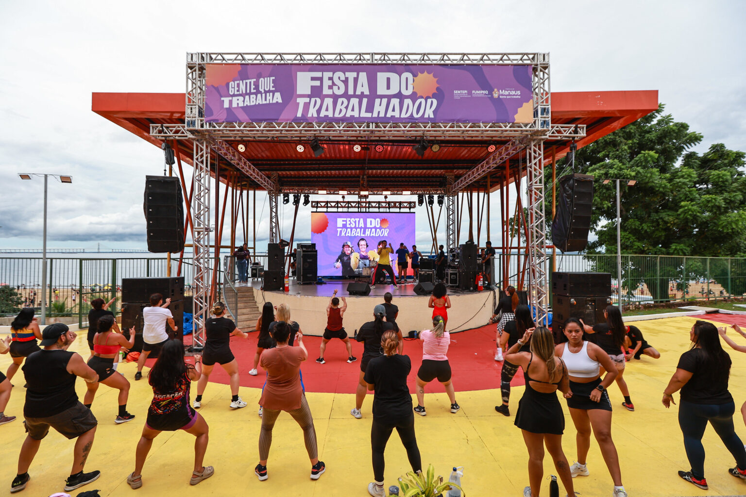 Festa do Trabalhador: Lazer e Empreendedorismo na Ponta Negra em Manaus Festa do Trabalhador: Lazer e Empreendedorismo na Ponta Negra em Manaus
