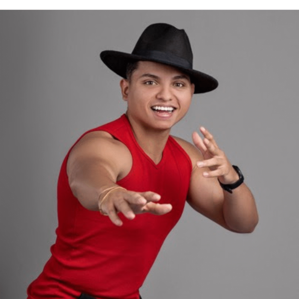 Filho do Piseiro Realiza Primeira Gravação de DVD em Manaus com Show Gratuito na Ponta Negra Filho do Piseiro Realiza Primeira Gravação de DVD em Manaus com Show Gratuito na Ponta Negra