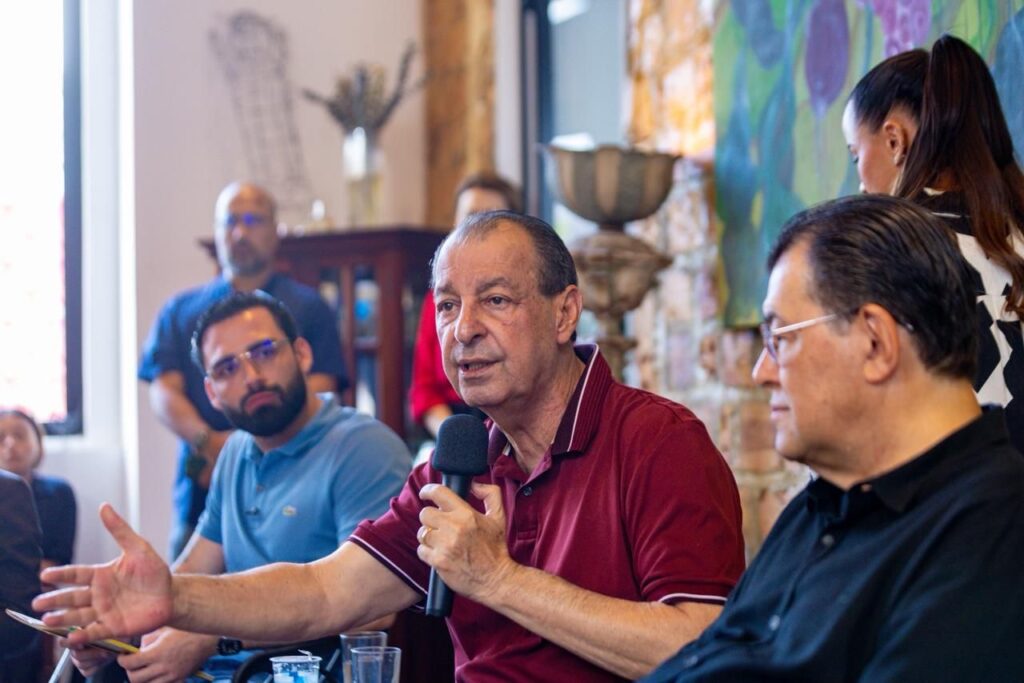 Omar Aziz Enfatiza a Importância da Juventude no Amazonas Omar Aziz Enfatiza a Importância da Juventude no Amazonas