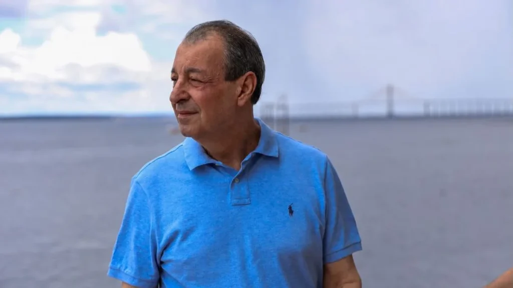 Omar Aziz aposta no turismo sustentável para impulsionar a economia do Amazonas Omar Aziz aposta no turismo sustentável para impulsionar a economia do Amazonas
