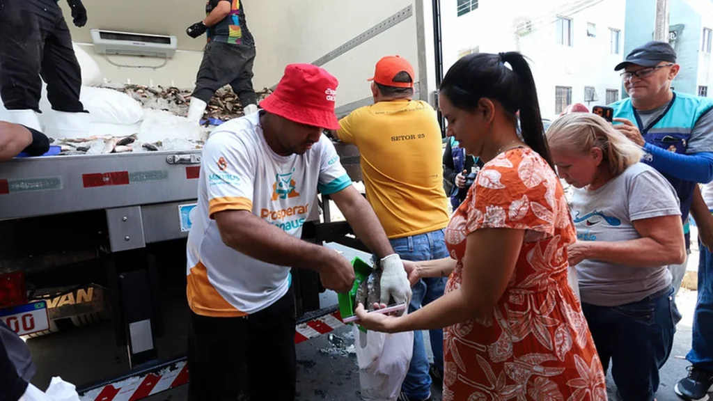 Prefeitura de Manaus Distribui 57 Mil Peixes no Programa ‘Jaraqui da Gente’ Prefeitura de Manaus Distribui 57 Mil Peixes no Programa ‘Jaraqui da Gente’