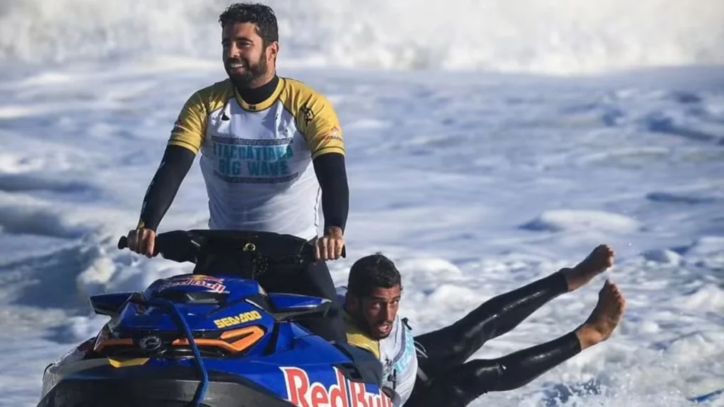 Itacoatiara Big Wave 2026: Pedro Scooby e Lucas Chumbo formam dupla nas ondas de Niterói Itacoatiara Big Wave 2026: Pedro Scooby e Lucas Chumbo formam dupla nas ondas de Niterói