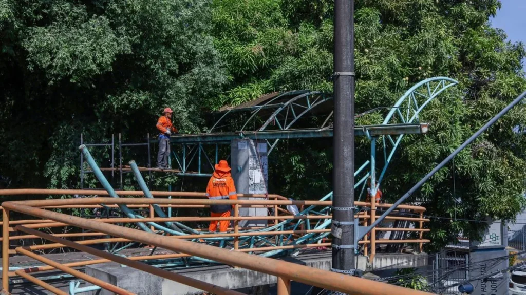 Prefeitura de Manaus moderniza passarela na avenida Carvalho Leal com estrutura reforçada