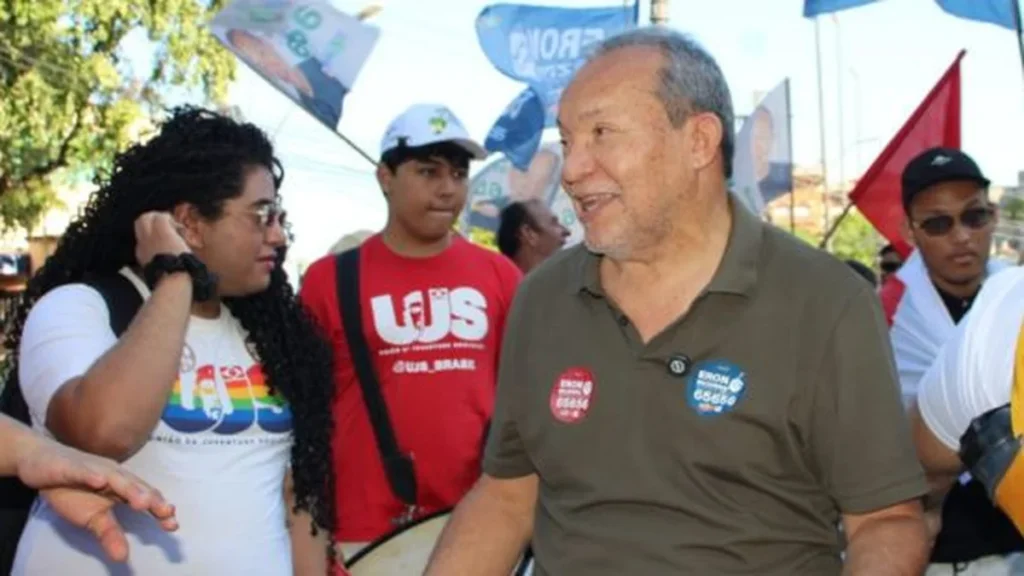 Eron Bezerra inicia campanha para deputado estadual com caminhada em Manaus Eron Bezerra inicia campanha para deputado estadual com caminhada em Manaus