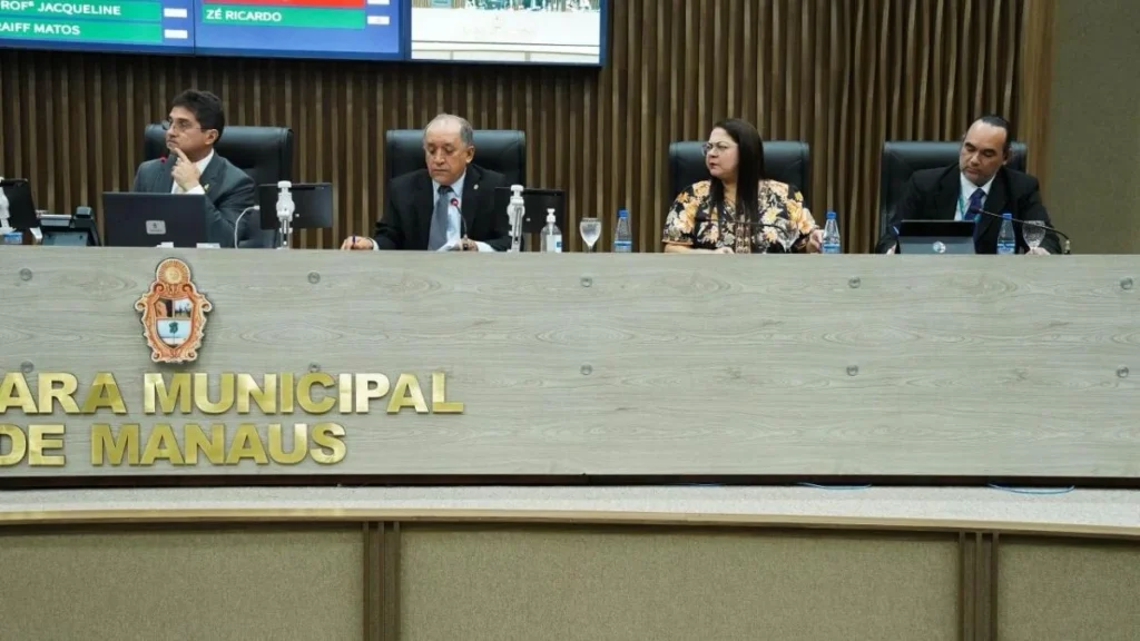 Câmara de Manaus autoriza subsídio de R$ 3 milhões para transporte coletivo complementar Câmara de Manaus autoriza subsídio de R$ 3 milhões para transporte coletivo complementar