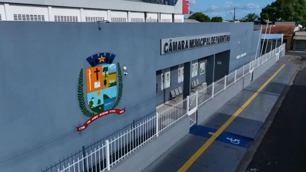 Câmara de Parintins registra R$ 619 mil para alimentação e decoração de eventos oficiais Câmara de Parintins registra R$ 619 mil para alimentação e decoração de eventos oficiais