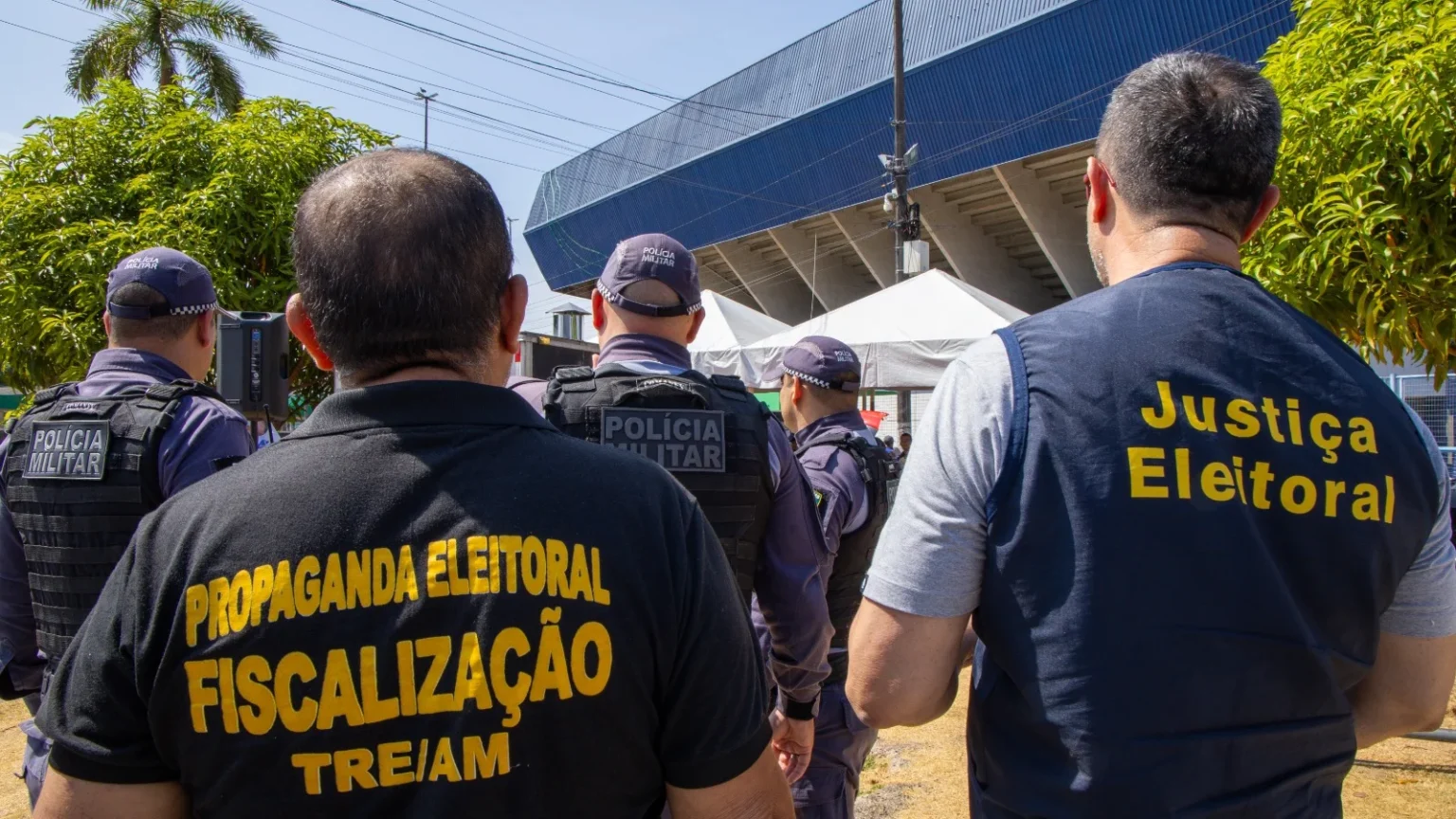 Fiscalização do TRE-AM identifica irregularidades e orienta eleitores em Manaus Fiscalização do TRE-AM identifica irregularidades e orienta eleitores em Manaus