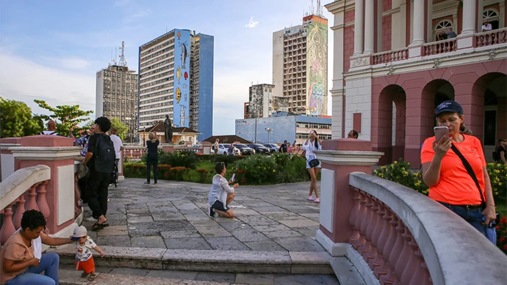 Pesquisa revela hábitos e preferências dos turistas em Manaus Pesquisa revela hábitos e preferências dos turistas em Manaus