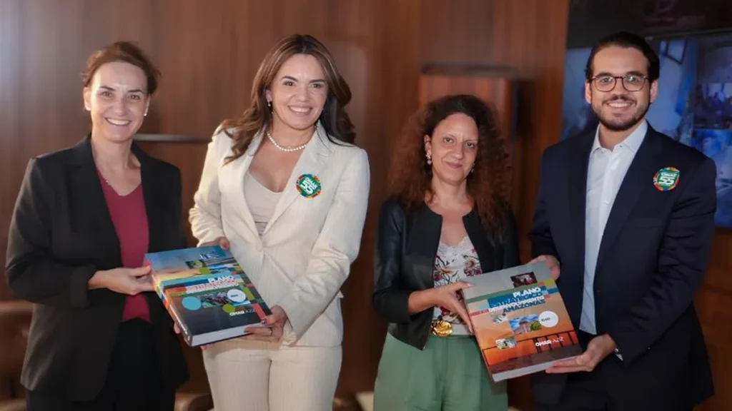 Alessandra Campelo expõe desafios das eleições no Amazonas a especialistas da União Europeia