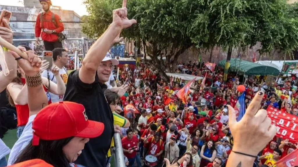 Braga Reforça Apoio a Lula e Omar em Ato Decisivo no Centro de Manaus Braga Reforça Apoio a Lula e Omar em Ato Decisivo no Centro de Manaus