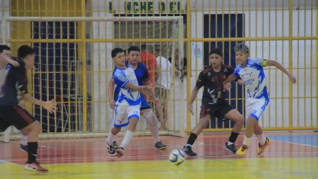 Copa Fênix de Futsal define campeões Sub-15 e Sub-17 em Parintins com apoio da Prefeitura