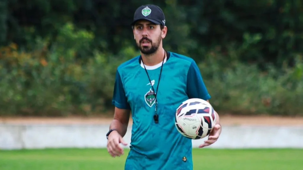 João Victor projeta elenco de até 28 jogadores e define critérios para contratações do Manaus em 2027 João Victor projeta elenco de até 28 jogadores e define critérios para contratações do Manaus em 202