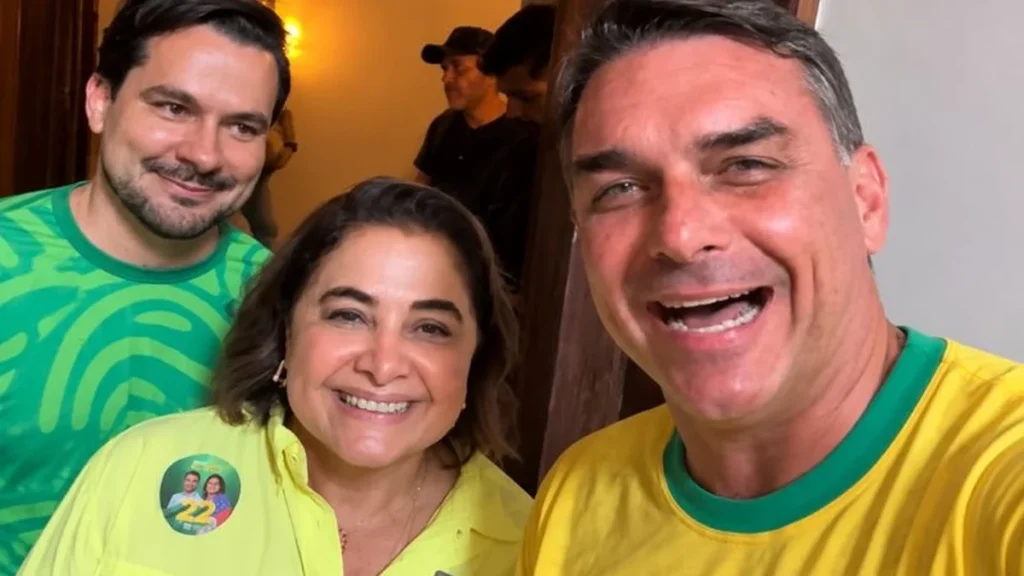 Na reta final, Maria do Carmo busca apoio de Flávio Bolsonaro para virar eleição no Amazonas Na reta final, Maria do Carmo busca apoio de Flávio Bolsonaro para virar eleição no Amazonas
