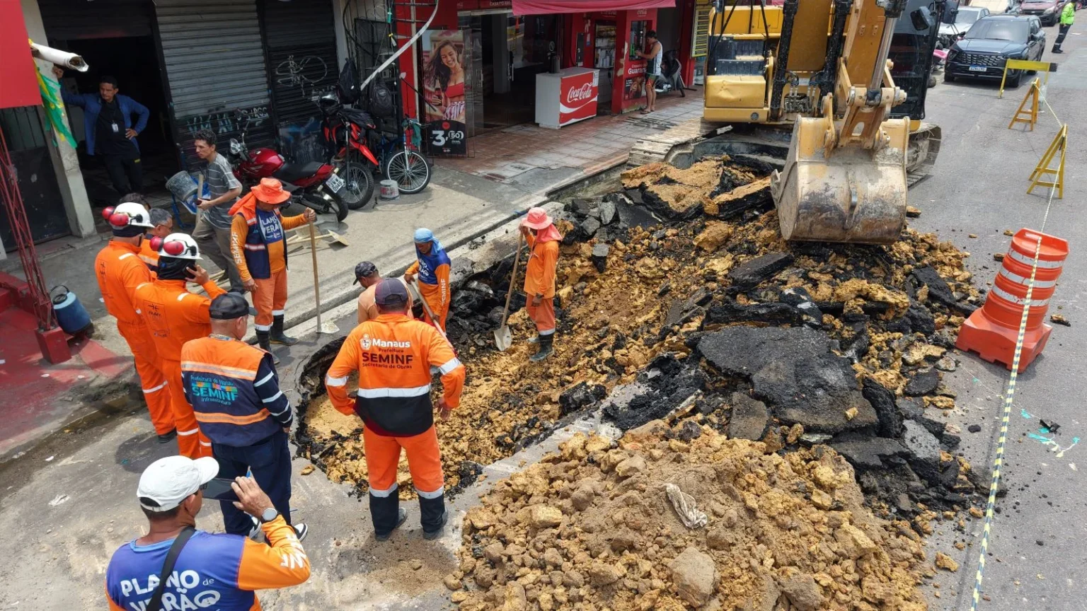 Obra Emergencial na Avenida Dom Pedro: Prefeitura de Manaus Atua para Recuperar Galeria e Garantir Segurança Obra Emergencial na Avenida Dom Pedro: Prefeitura de Manaus Atua para Recuperar Galeria e Garantir S