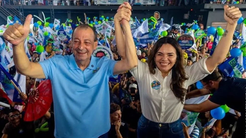 Omar Aziz consolida liderança e vence Maria do Carmo em 60 municípios do Amazonas Omar Aziz consolida liderança e vence Maria do Carmo em 60 municípios do Amazonas