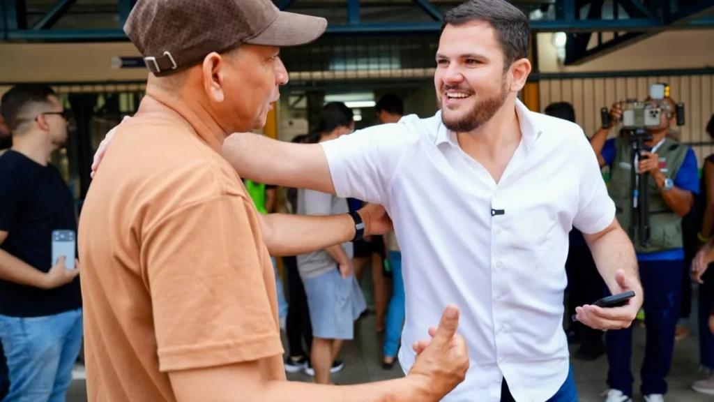 Prefeito Renato Junior garante gratuidade do transporte e convoca votação no segundo turno das Eleiç