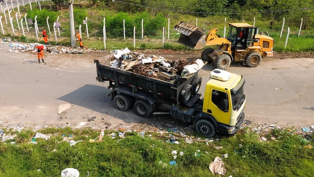 Prefeitura de Manaus combate descarte irregular e elimina mais de 9 mil lixeiras viciadas