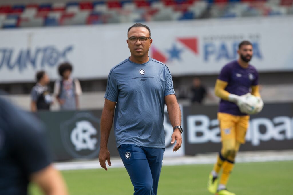 Auxiliar do Remo justifica derrota e fala sobre escalação para o próximo jogo Auxiliar do Remo justifica derrota e fala sobre escalação para o próximo jogo