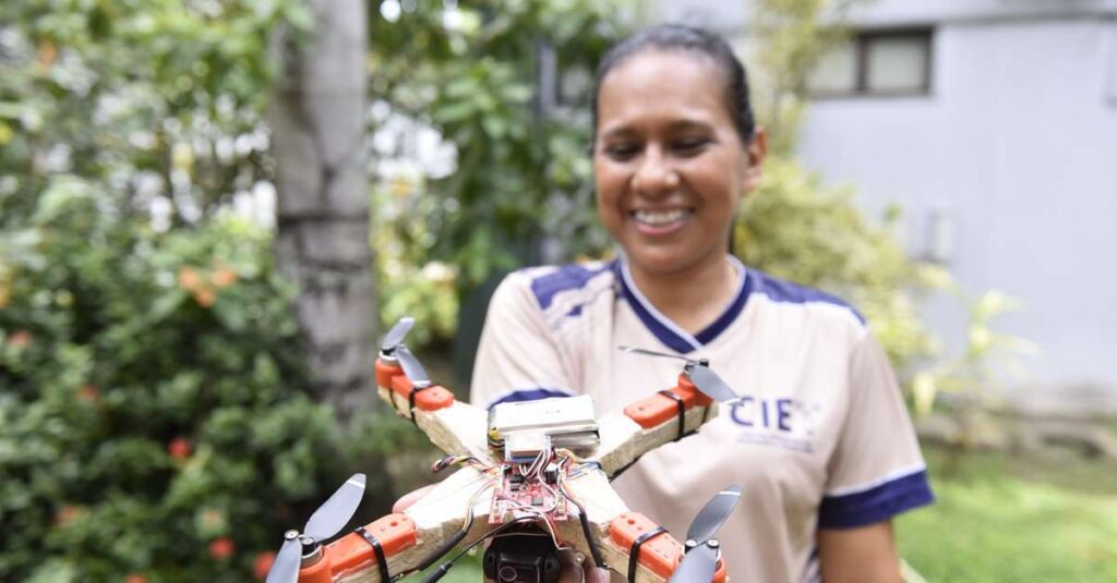 Inovador Drone de Miriti no Pará: Uma Revolução Sustentável na Tecnologia Inovador Drone de Miriti no Pará: Uma Revolução Sustentável na Tecnologia