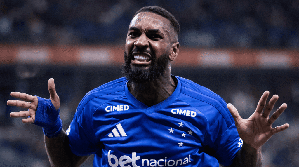 Cruzeiro Triunfa sobre o Grêmio no Mineirão e Respira no Brasileirão