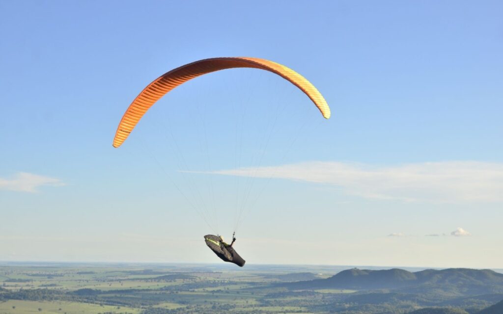 Jandaia: O Destino Ideal para Amantes de Parapente e Esportes Radicais