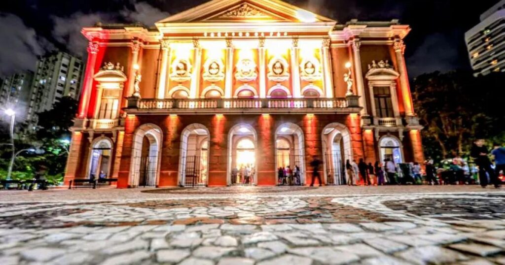 Mostra de Teatro 'Nilza Maria' Homenageia Salustiano Vilhena no Theatro da Paz