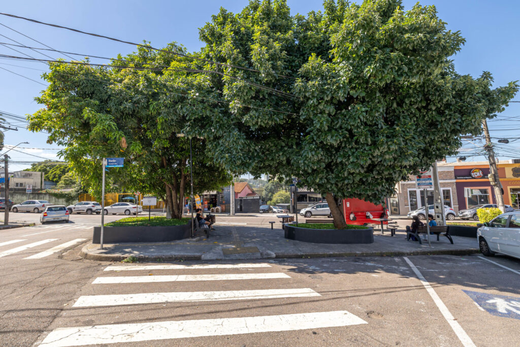 Programa ‘Adote uma Praça’ Estimula a Comunidade a Preservar Espaços Verdes em Jundiaí