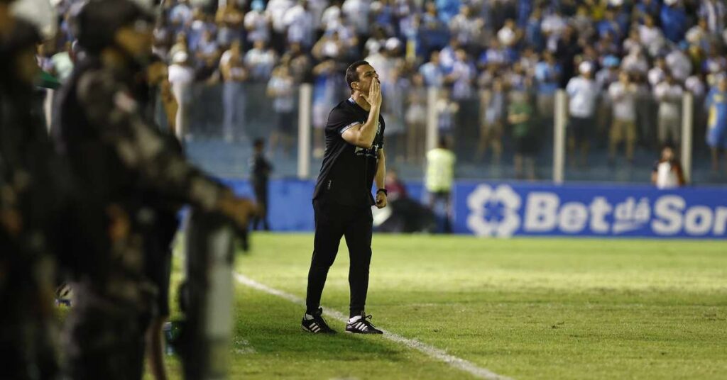 Paysandu Brilha com Virada Contra o Botafogo-PB e Assume a Vice-Liderança da Série C Paysandu Brilha com Virada Contra o Botafogo-PB e Assume a Vice-Liderança da Série C