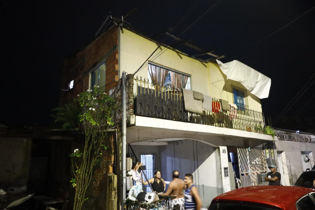 Temporal destrói telhados e provoca apagão em Belém: saiba o que aconteceu