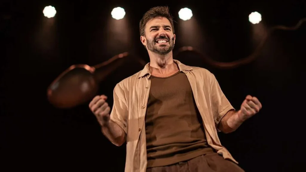 Espetáculo ‘Hétero Sigilo’ traz debate intenso sobre identidade e masculinidade a Belém Espetáculo ‘Hétero Sigilo’ traz debate intenso sobre identidade e masculinidade a Belém