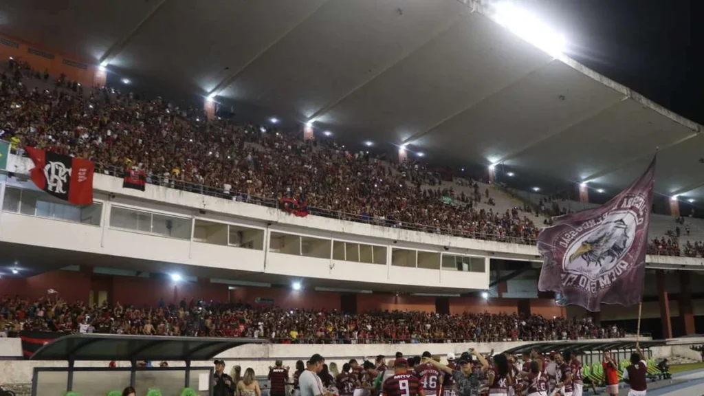 Flamengo desembarca em Belém para duelo decisivo contra o Remo no Mangueirão