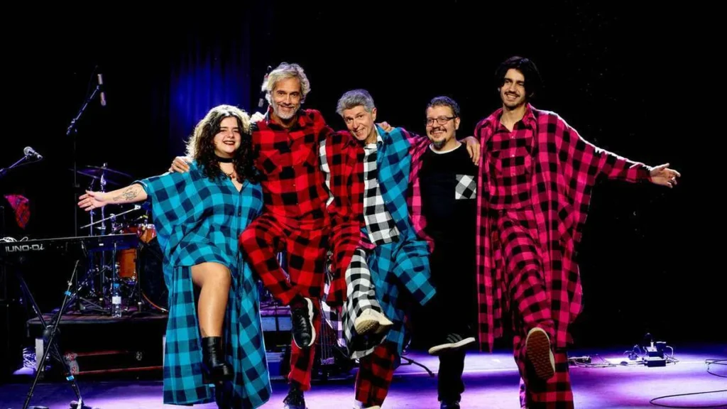 Leoni apresenta turnê ‘Baladas Sortidas’ com sucessos e novidades em Belém Leoni apresenta turnê 'Baladas Sortidas' com sucessos e novidades em Belém