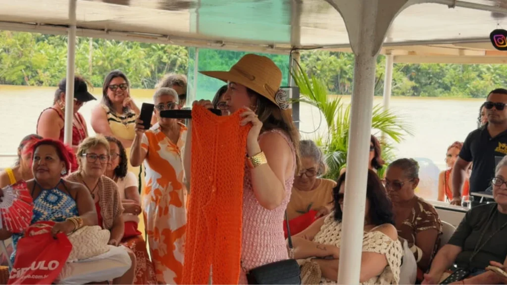Workshop Fluvial de Crochê Reúne 100 Pessoas em Navegação pela Amazônia