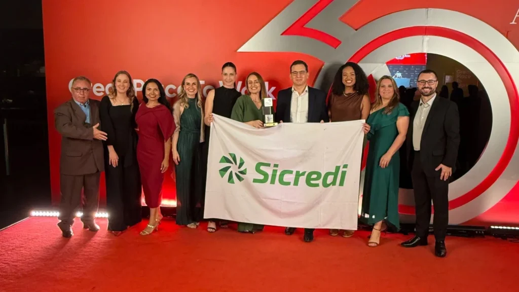 Sicredi se consagra como a Melhor Empresa para Trabalhar no Brasil pelo 3º ano consecutivo Sicredi se consagra como a Melhor Empresa para Trabalhar no Brasil pelo 3º ano consecutivo